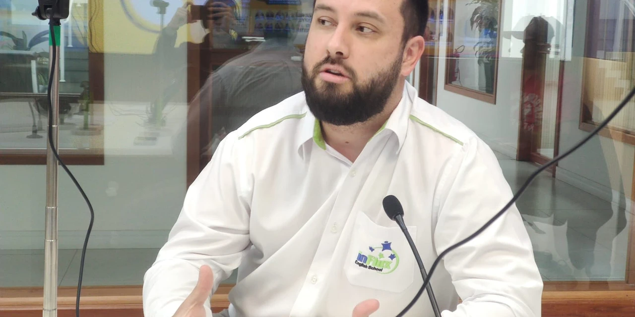 Diretor de escola de idiomas salienta a importância de saber falar inglês; apenas 3% dos brasileiros são fluentes