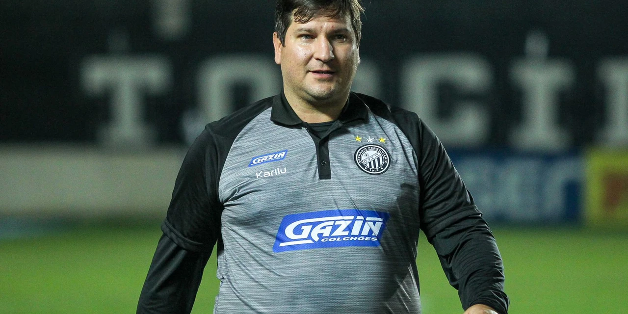 Matheus Costa não é mais o técnico do Operário; Sandro Forner assume interinamente