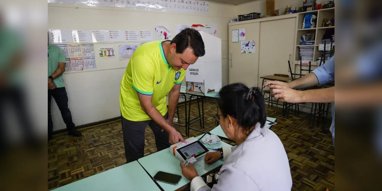 Ratinho Junior reitera voto em Bolsonaro no 2º turno