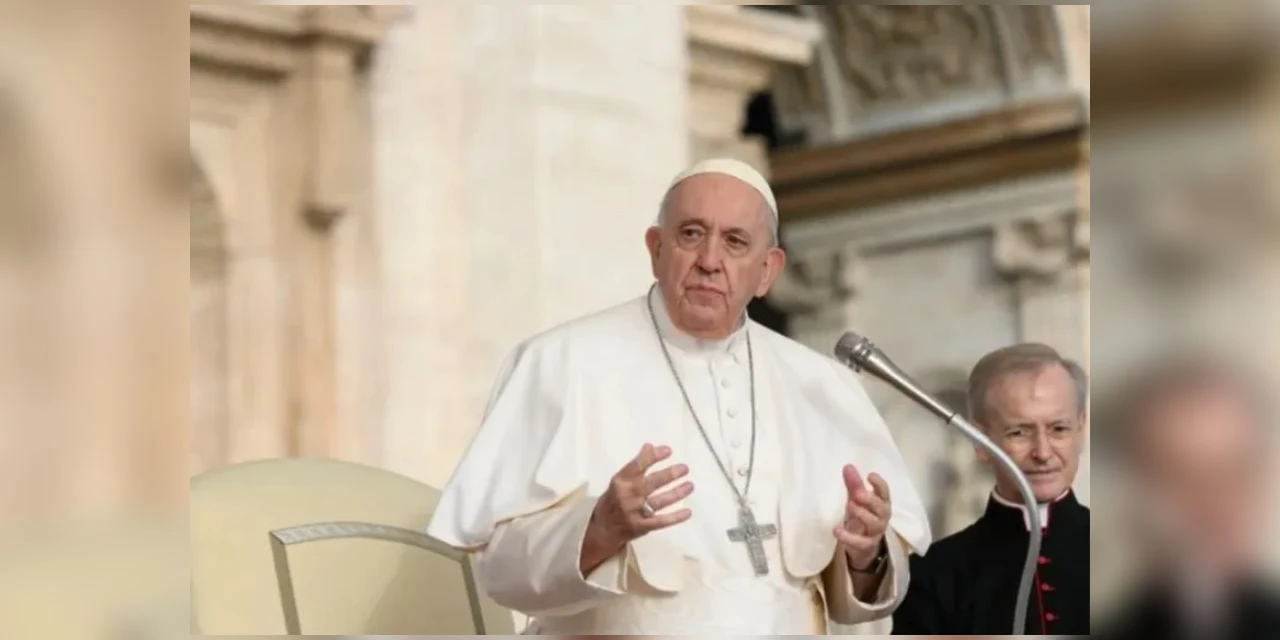Papa Francisco condena rearmamento que leva mundo ao "precipício"