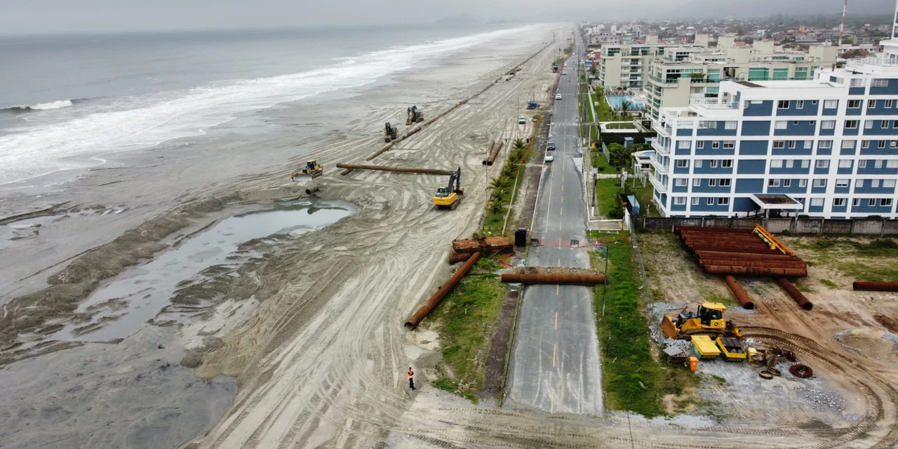 'Degrau’ surge em faixa de areia de Matinhos após alargamento