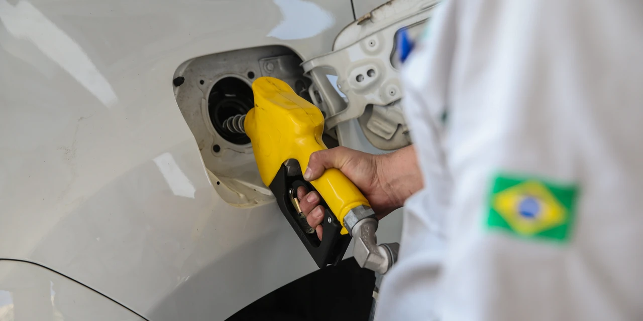 Gasolina sobe nos postos pela 4ª semana, mesmo sem reajuste da Petrobras
