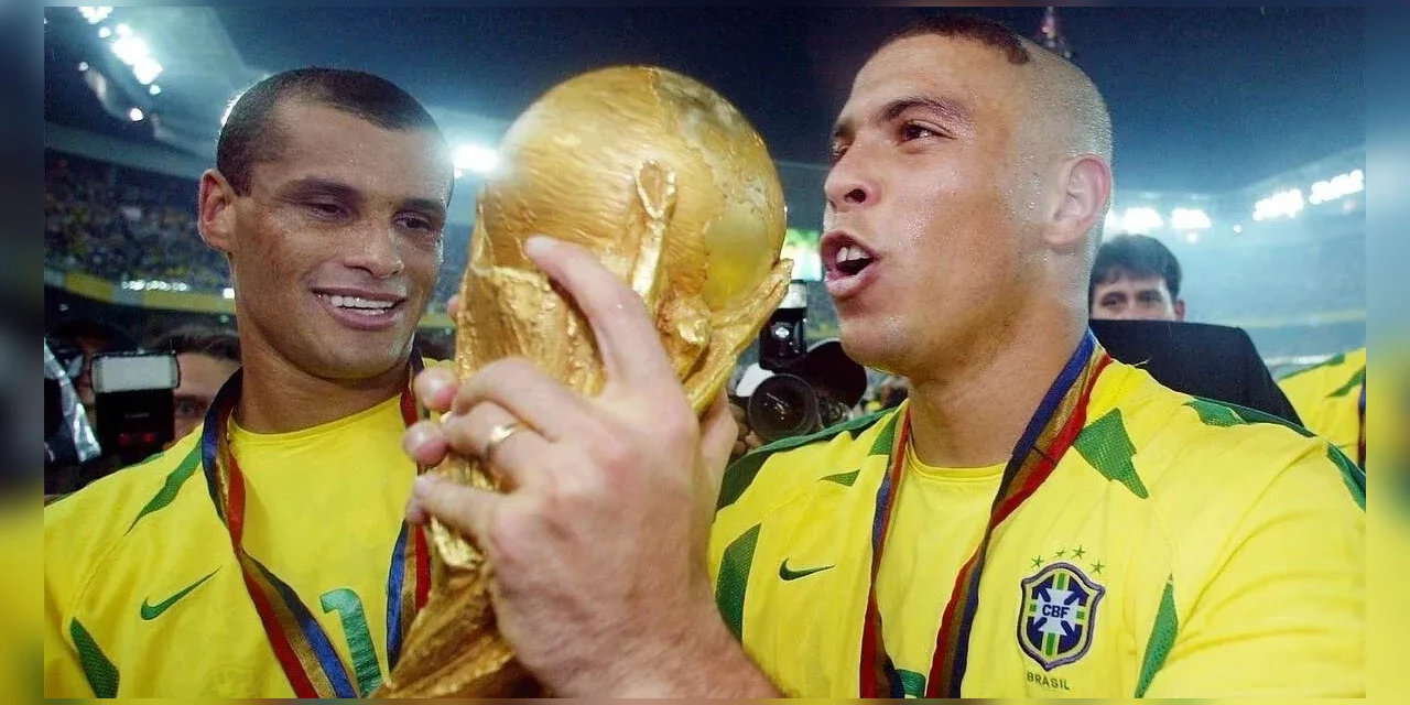 Somente oito países viveram a glória de levantar o troféu de uma Copa