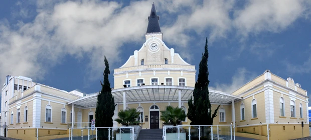 Santa Casa comemora 110 anos com cantata em fachada histórica nesta quinta (8)