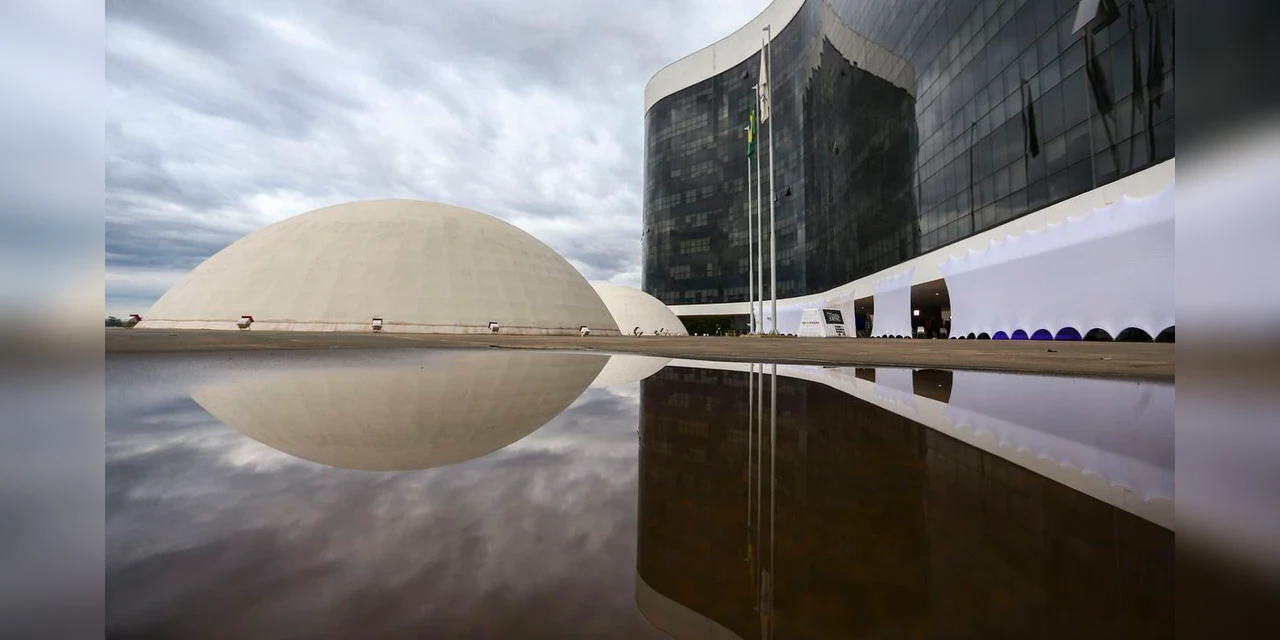 Plenário do TSE confirma multa de R$ 22,9 milhões ao PL