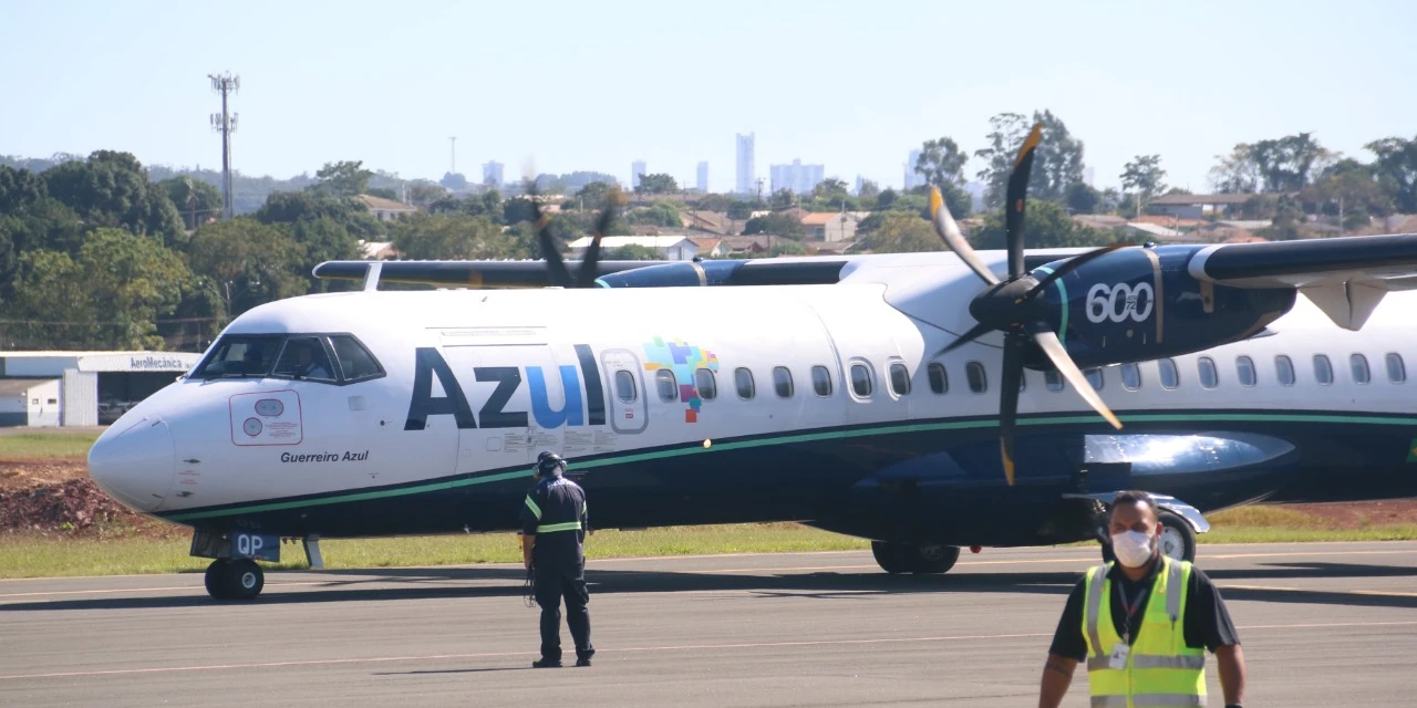 Azul suspende voos em cinco cidades paranaenses