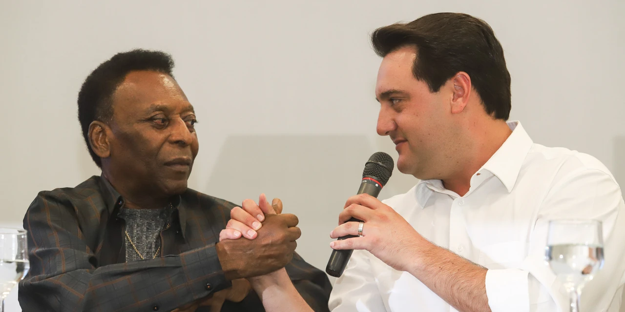 Governador Ratinho Junior lamenta a morte do Rei Pelé e decreta luto oficial de três dias
