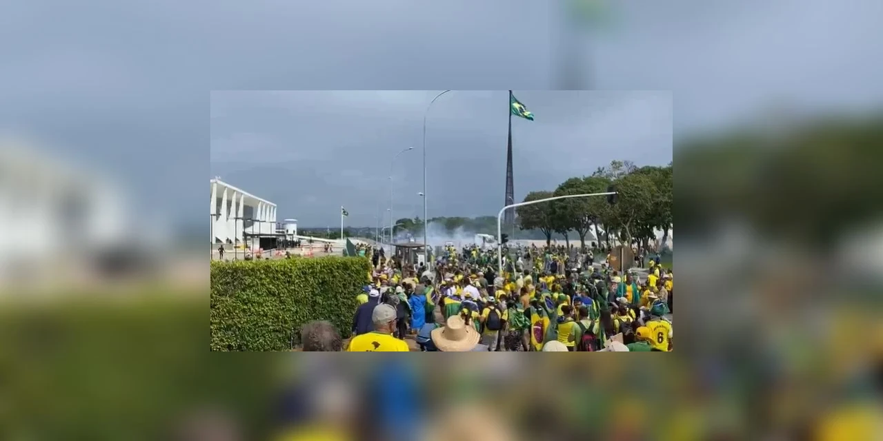 Políticos e autoridades criticam invasão e depredação do Congresso Nacional por bolsonaristas