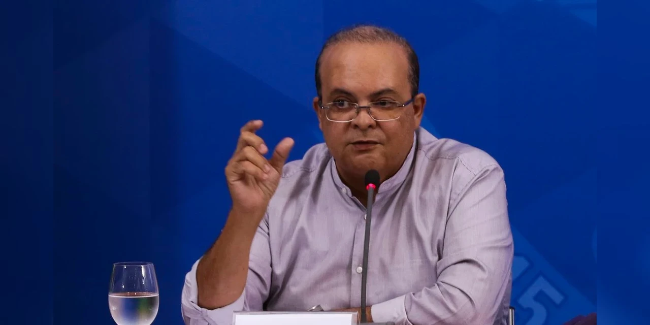 Governador afastado do DF entregará celular à PF na segunda-feira