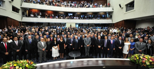 Posse dos 54 deputados eleitos acontece nesta quarta-feira na Assembleia Legislativa do Paraná