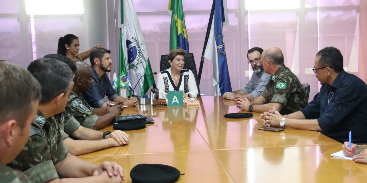 Prefeitura discute parceria entre Exército Brasileiro e Agência do Trabalhador de PG
