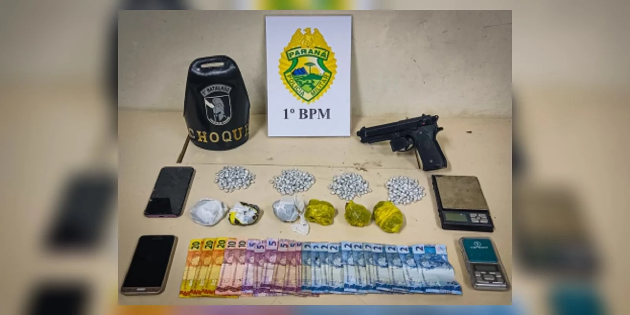Dupla é detida com drogas, dinheiro, simulacro de arma de fogo e balanças de precisão em bairro de PG