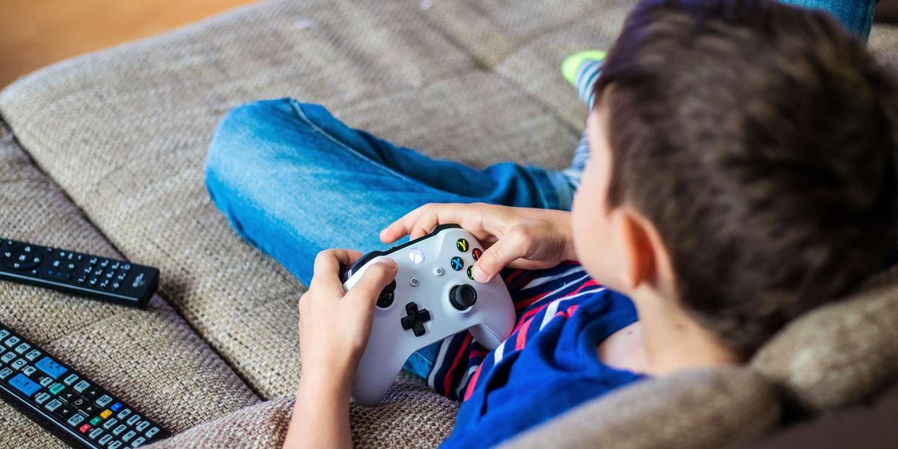 Pai faz alerta depois que filho de 10 anos mandou fotos para um estranho em troca de crédito em jogos de videogame
