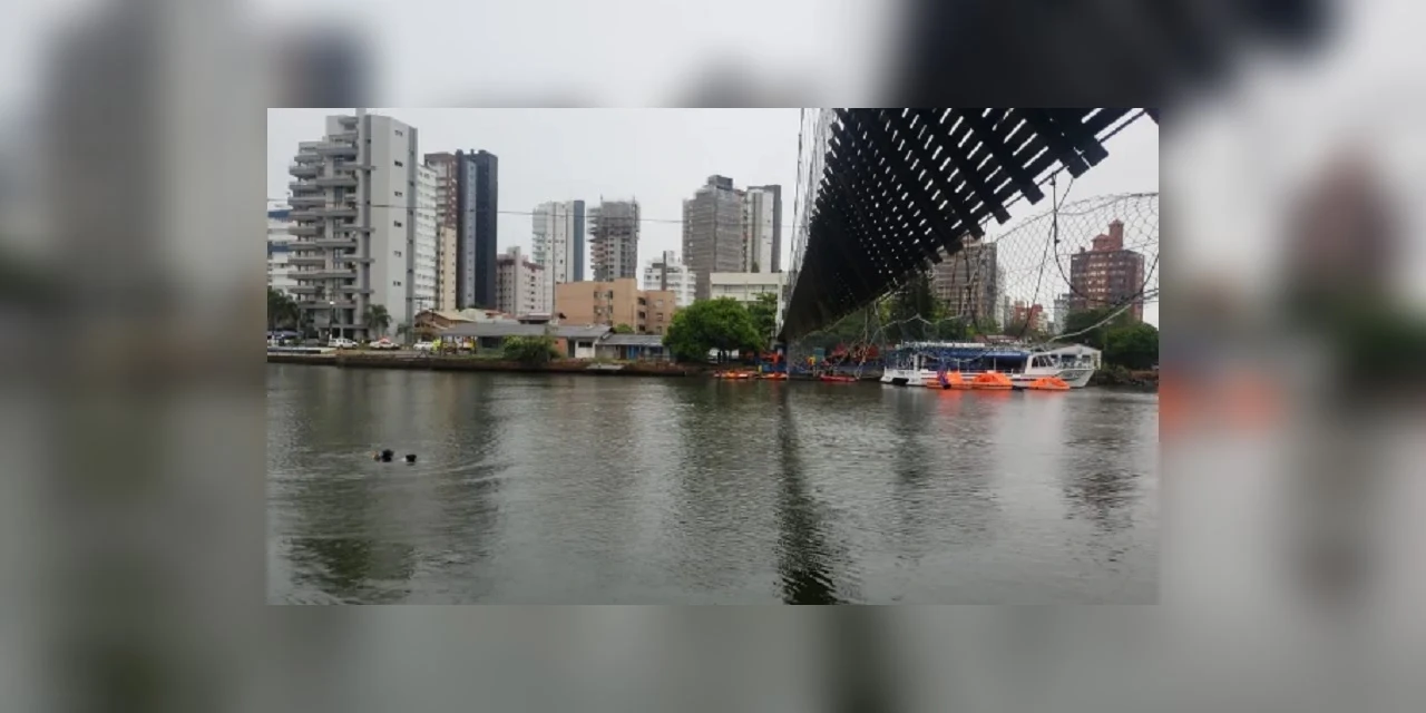 Queda de ponte entre RS e SC deixa feridos e desaparecidos