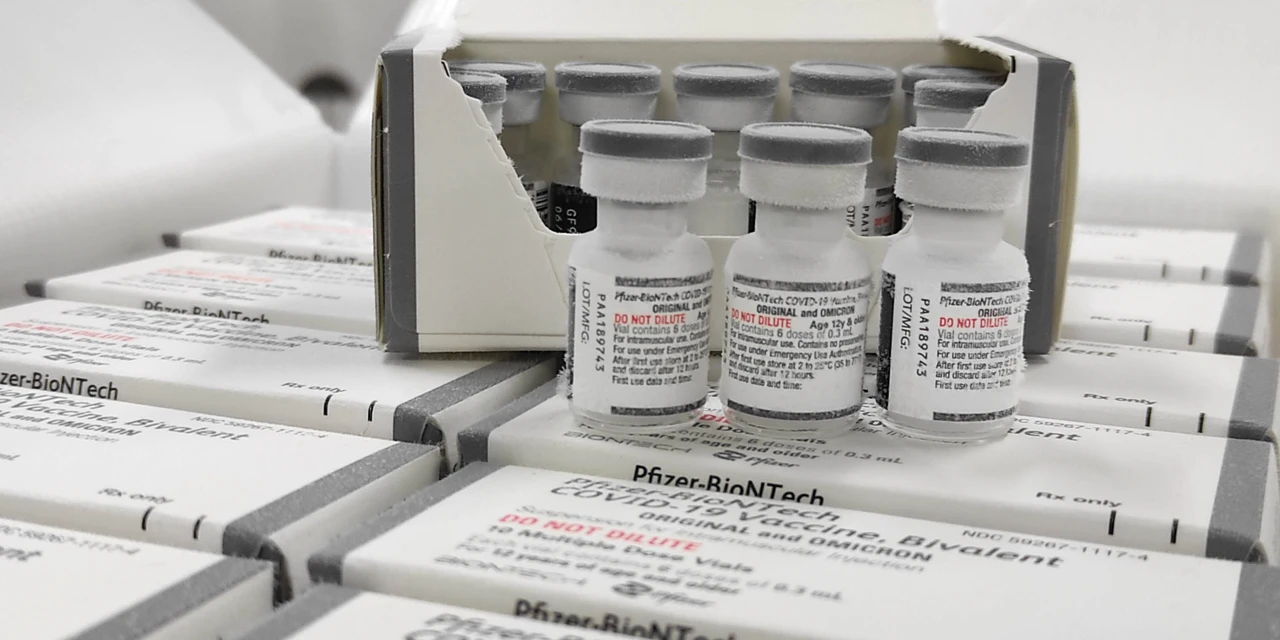 Paraná recebe novo lote com mais de 86 mil doses de vacina bivalente contra a Covid-19