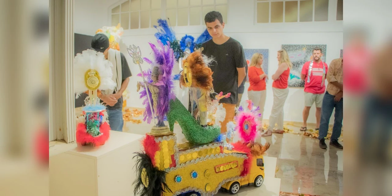 Exposição sobre Carnaval local segue na Proex até dia 28