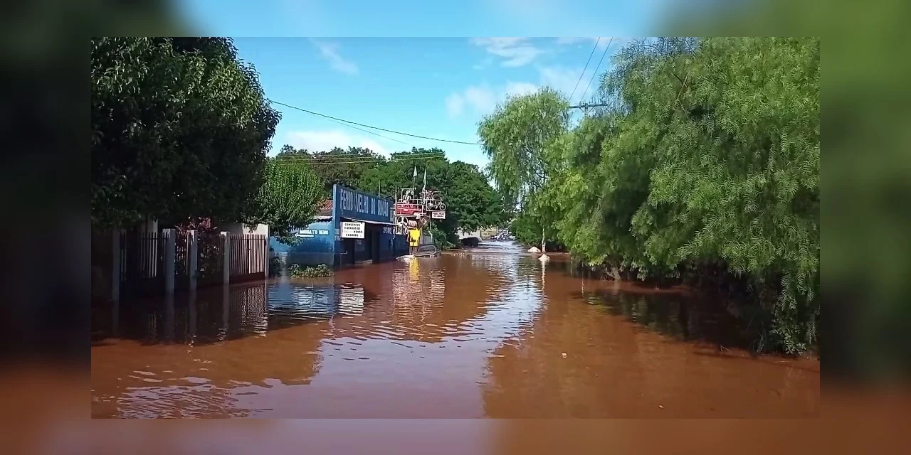 Governador em exercício determina que Estado preste total assistência em inundação em Bandeirantes, afirma Sandro Alex