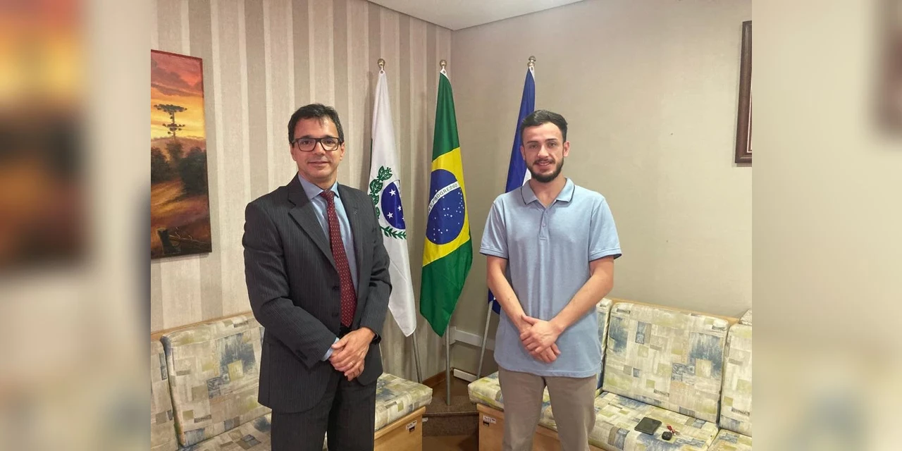 Câmara de PG recebe visita de delegado da Receita Federal
