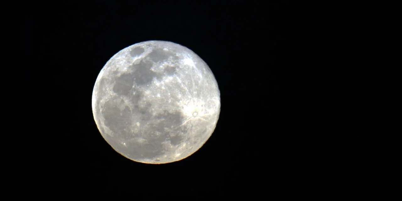 Como a Lua está tornando dias na Terra mais longos