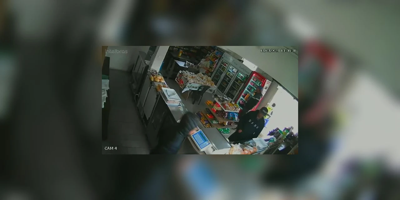 Vídeo: Câmera de segurança flagra assalto em panificadora de PG