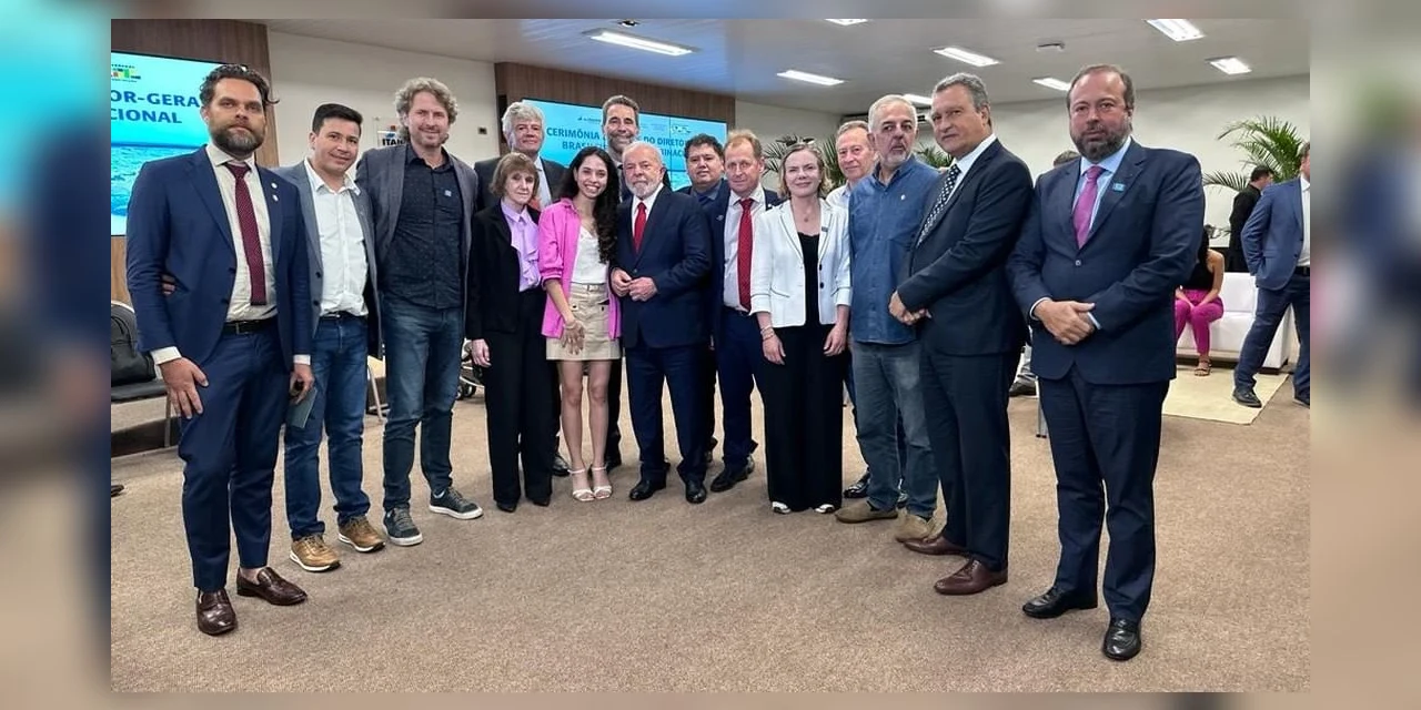 Pedágio no Paraná: Lula diz que deve mudar edital elaborado por Ratinho Junior e Bolsonaro, afirma deputado