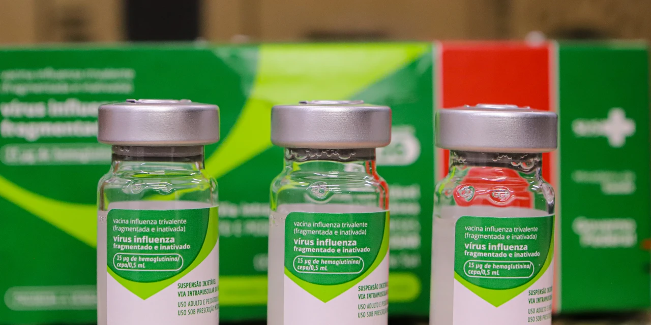 Paraná recebe as primeiras doses de vacinas para a nova campanha contra a gripe