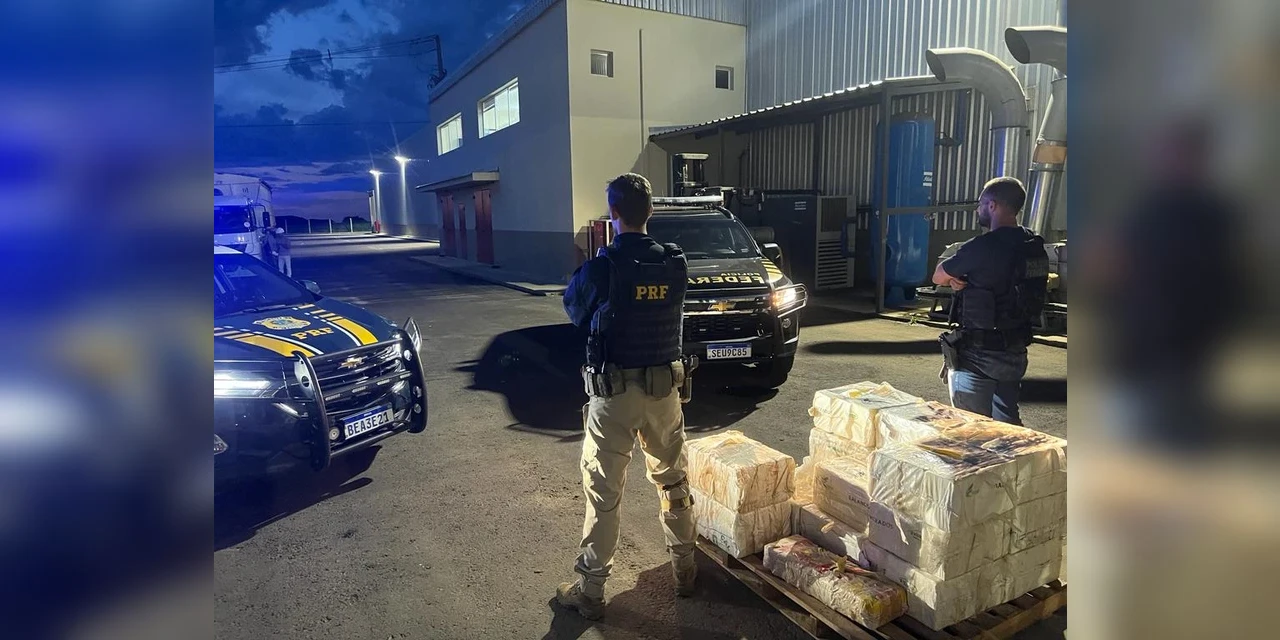 PRF e PF apreendem meia tonelada de cocaína e crack em meio à carga de arroz no Paraná