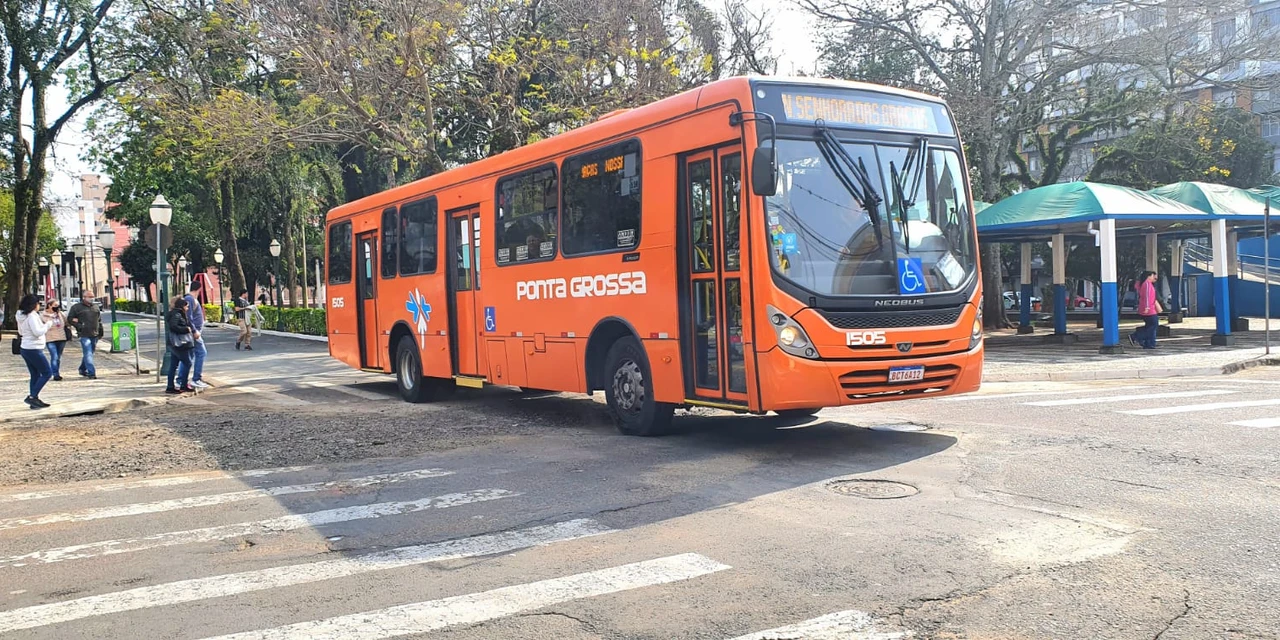 Nova lei do transporte é sancionada e passagem de ônibus cai para R$ 4 a partir de segunda (3)
