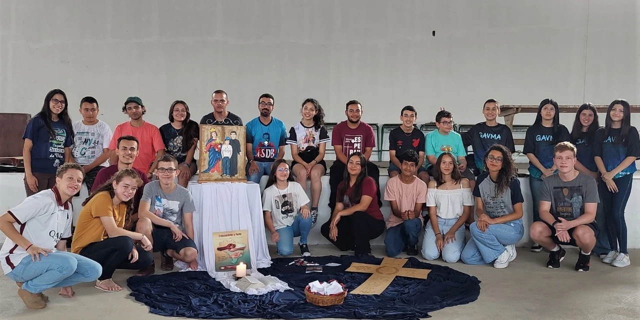 Fotos: Jovens de PG promovem encontro de reflexão sobre a Campanha da Fraternidade