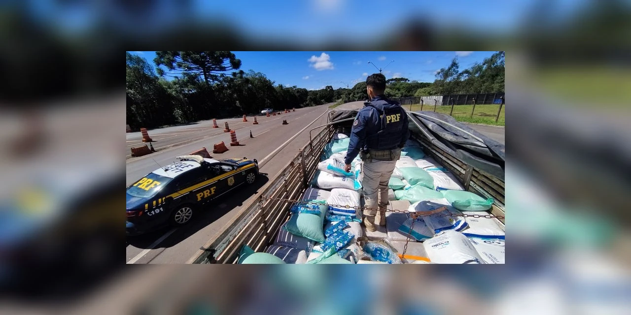 PRF apreende 394 quilos de maconha em meio a carga de milho