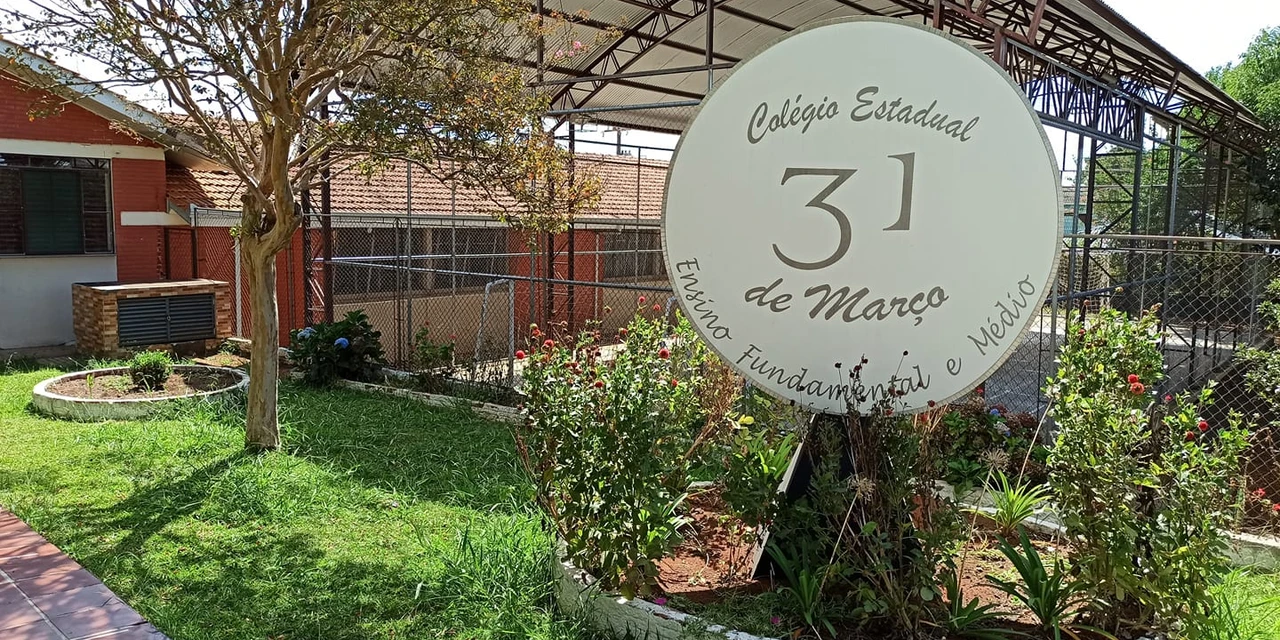 Adolescentes invadem colégio de PG e vão parar na delegacia