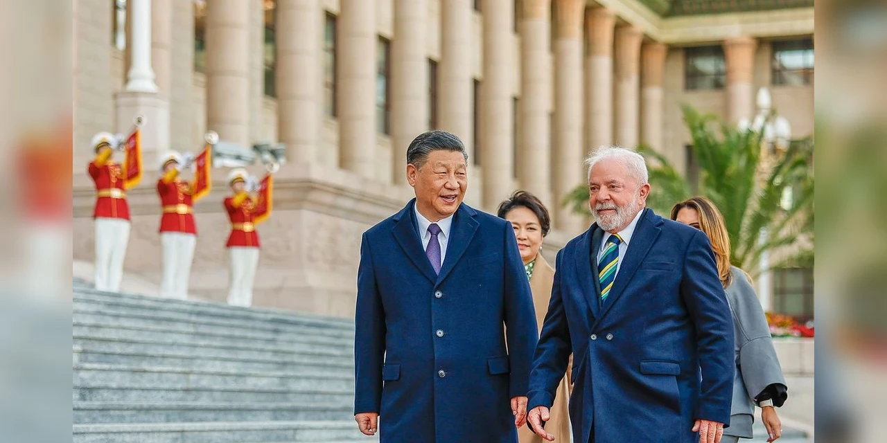 Lula e Xi Jiping assinam 15 acordos de parceria em Pequim