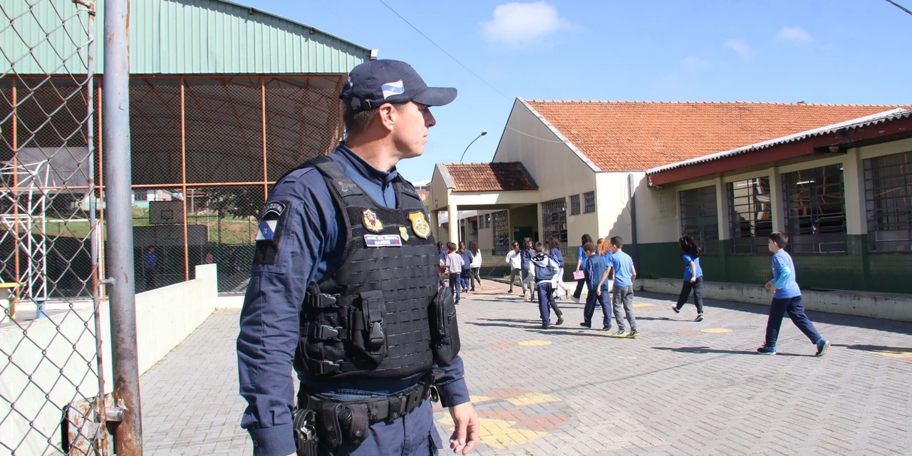 Prefeita Elizabeth Schmidt anuncia novas medidas de segurança para escolas e CMEIs