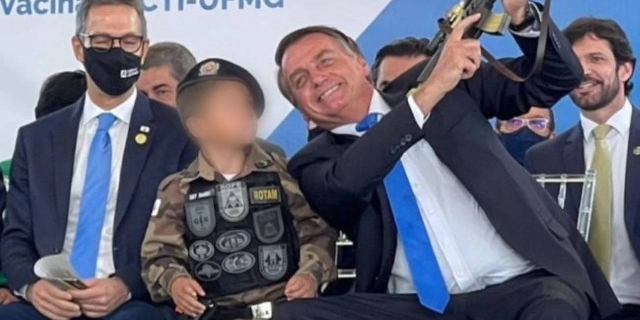 Ministro da Casa Civil relaciona Bolsonaro a ataques em escolas