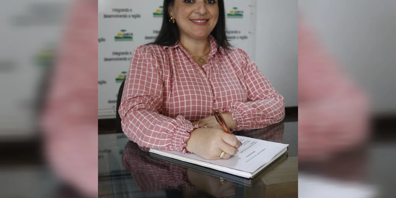 Prefeita Elisângela Pedroso encabeça chapa única à diretoria da AMCG