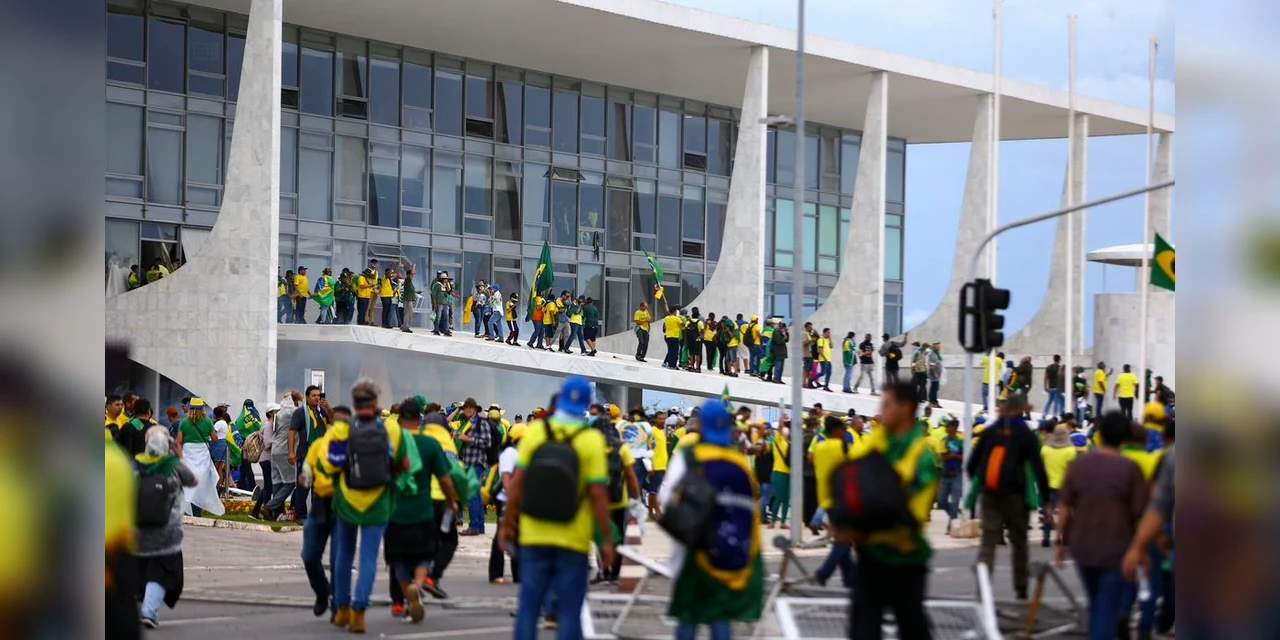 STF inicia julgamento de denúncias contra envolvidos em atos golpistas