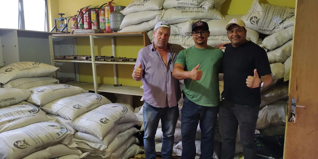 Agricultura de Tibagi disponibiliza alimentação animal para pequenos produtores
