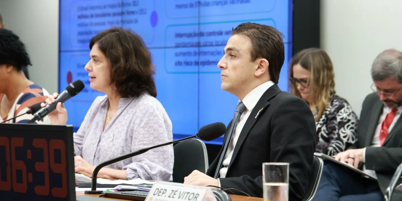 Aliel preside audiência pública com Ministra da Saúde em Brasília