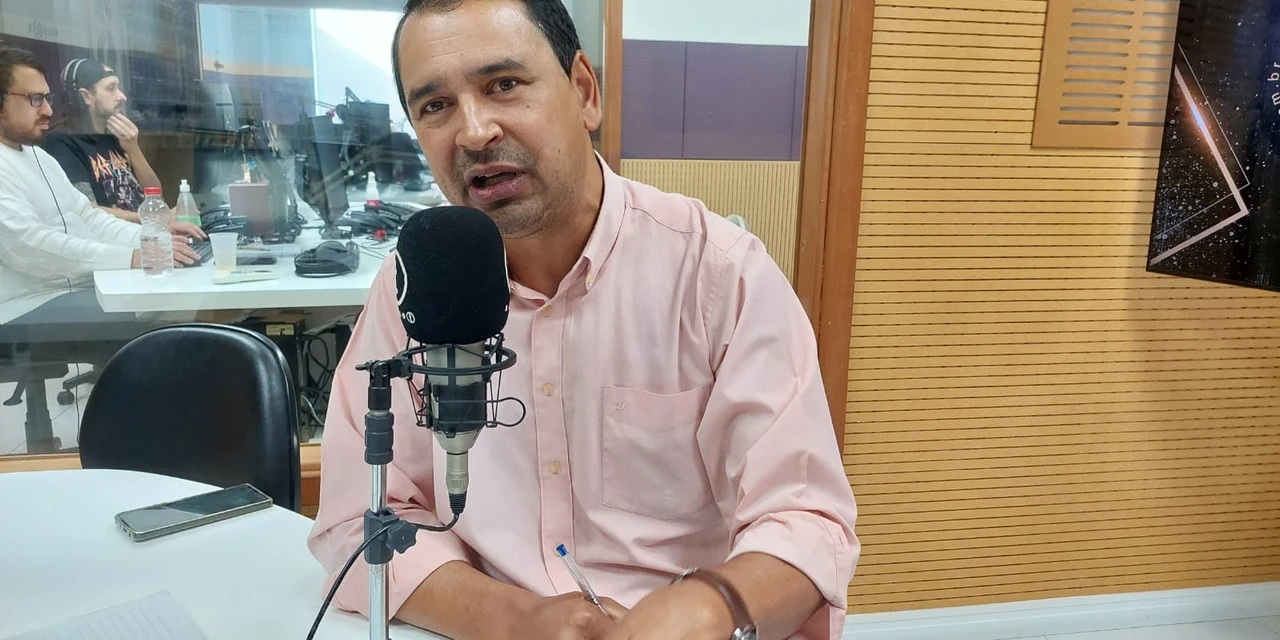 Presidente de sindicato dos professores critica implementação do Novo Ensino Médio nas escolas