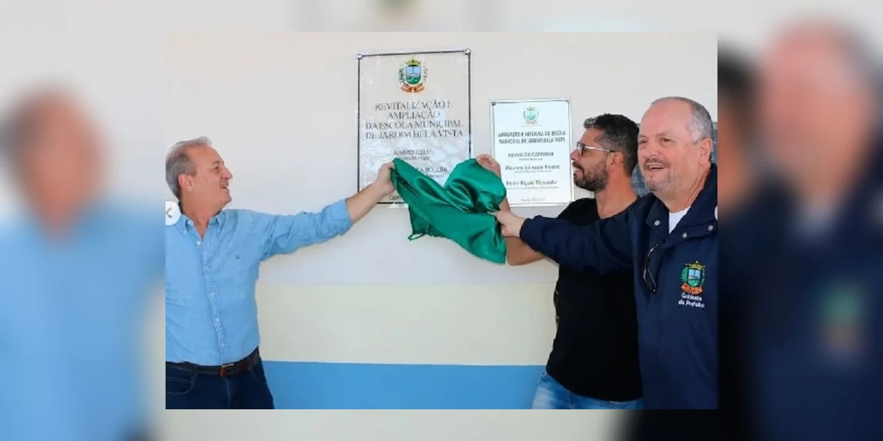 "Comemoro todas as conquistas, mas quando é para Castro a emoção é maior", afirma deputado Moacyr Fadel sobre revitalização de escola da cidade