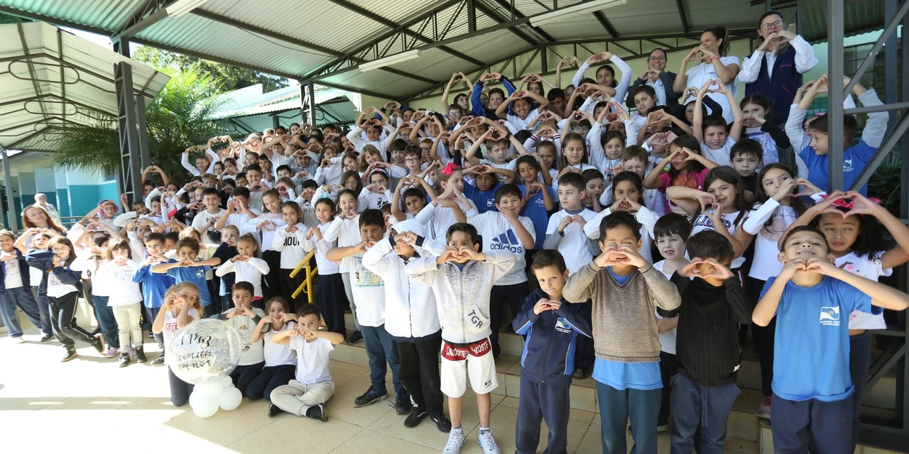 Fotos: Escolas de PG realizam atividades pela paz