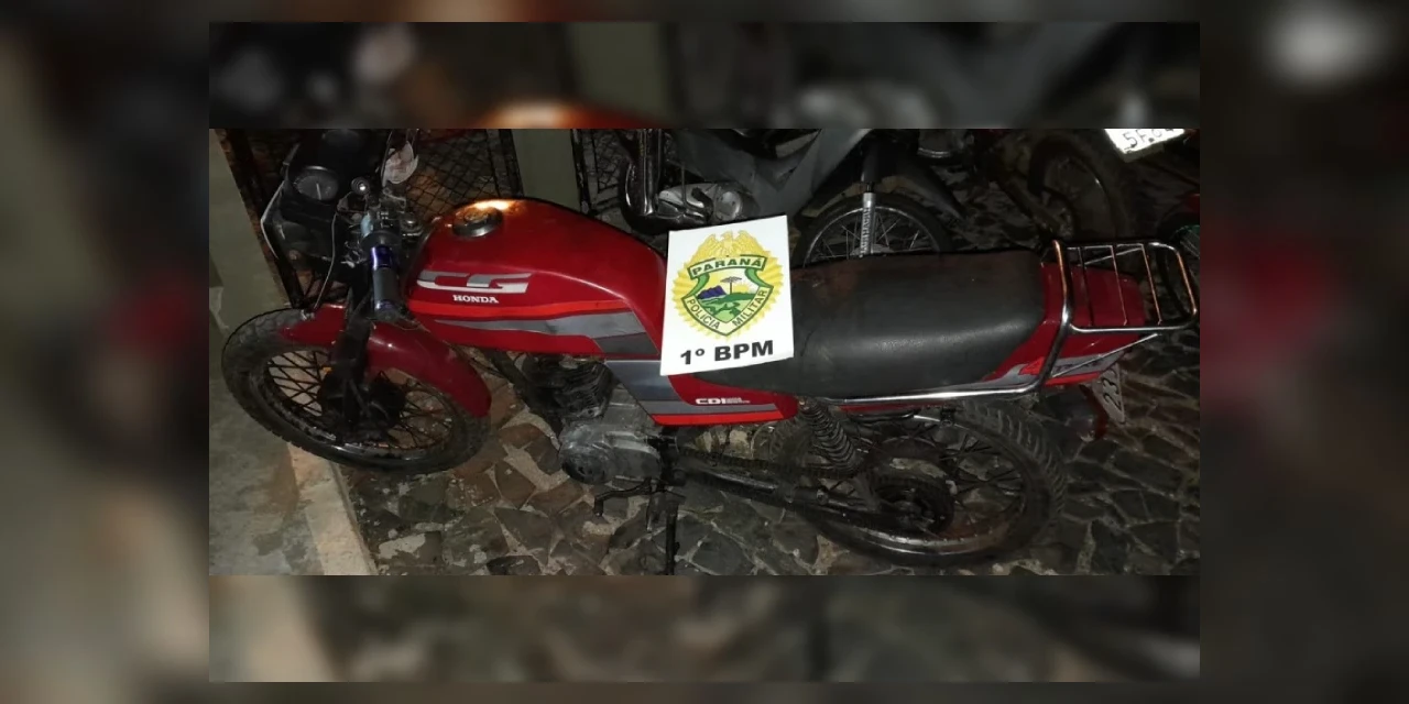 Moto furtada é localizada em matagal em bairro de PG