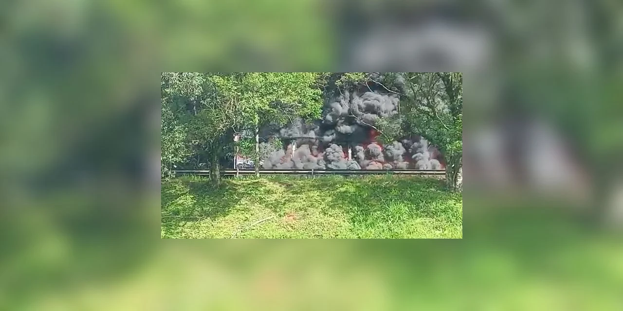 Incêndio na Serra do Mar interdita BR-376 na volta do feriado