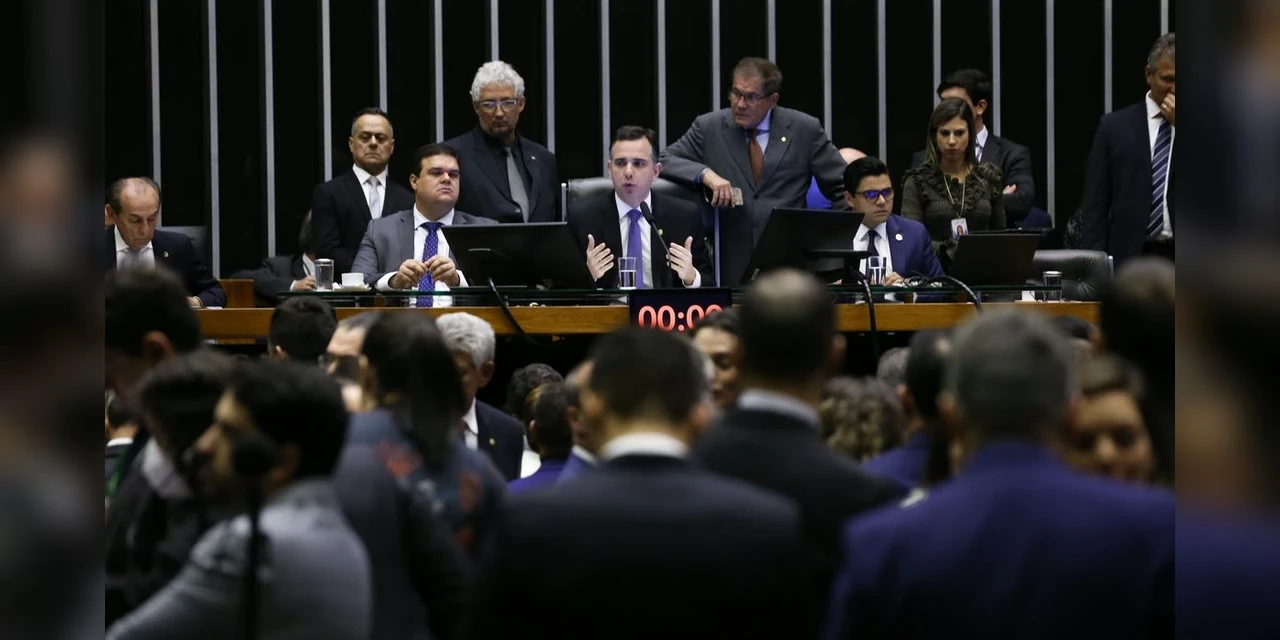 Rodrigo Pacheco lê requerimento e cria CPMI dos atos golpistas de 8 de janeiro