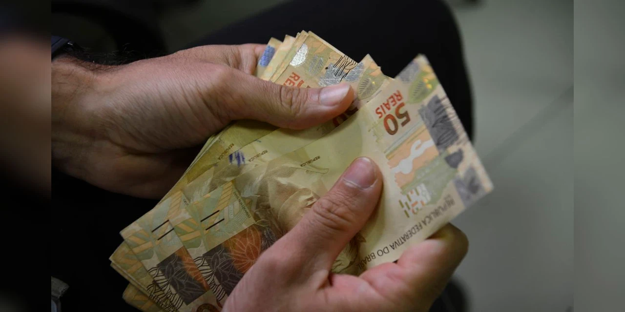 Receita paga nesta sexta (28) restituições de lote residual do Imposto de Renda