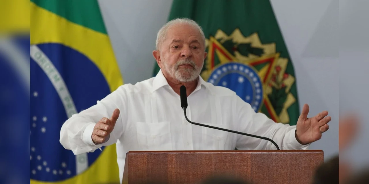 Presidente Lula anuncia política de reajuste do salário mínimo e isenção do imposto de renda