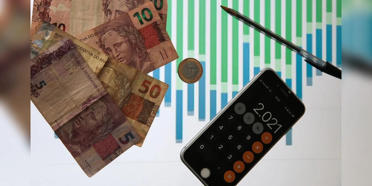 MP eleva isenção de IR para R$ 2.640 e taxa rendimentos no exterior