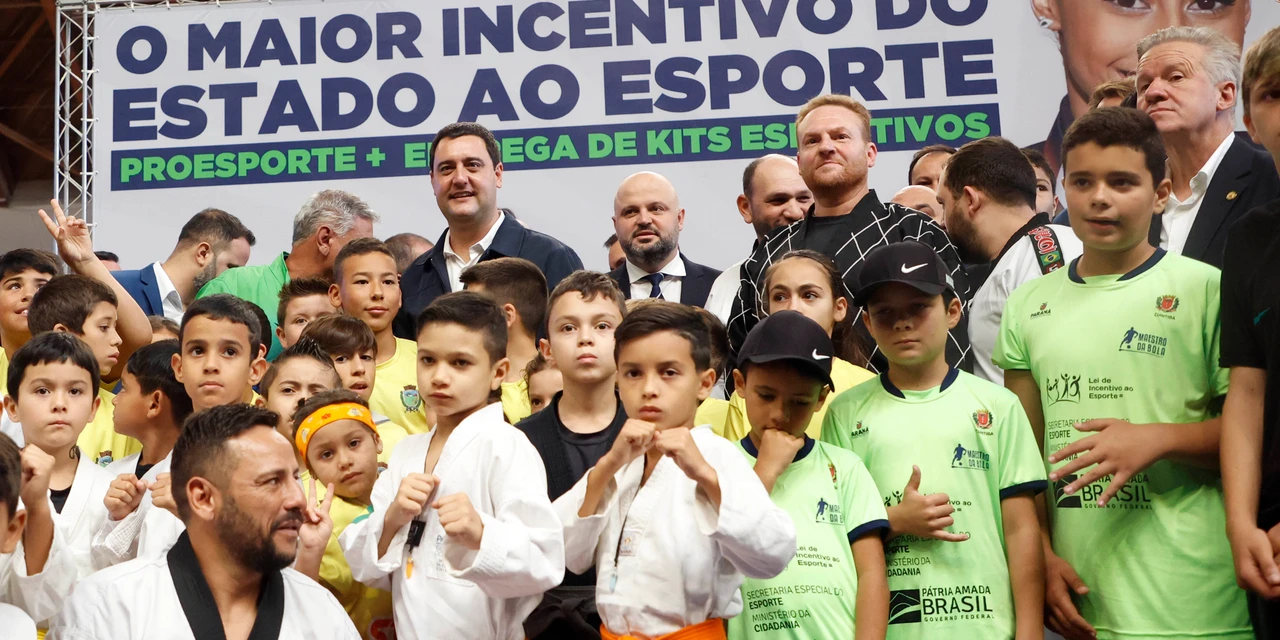 Com R$ 100 milhões de bolsas e apoio, Ratinho Junior anuncia maior pacote da história do esporte