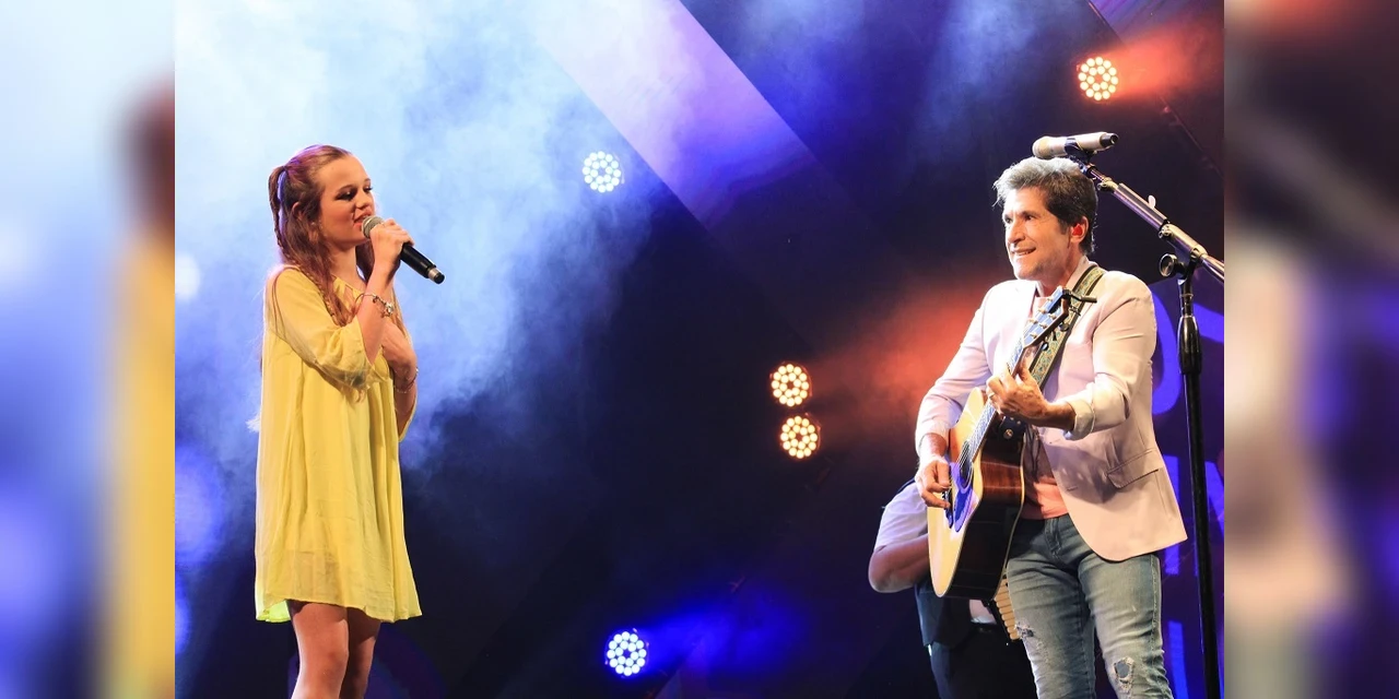 Vídeo: artista ponta-grossense canta com Daniel e Léo Chaves durante shows no Paraná