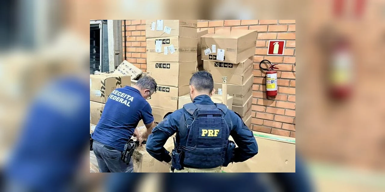 Vídeo: PRF e Receita Federal apreendem mais de 2 toneladas de celulares no PR
